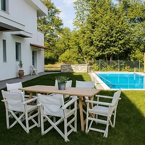  Διαμέρισμα Aristotelia Gi Ikies - Poolside Retreats